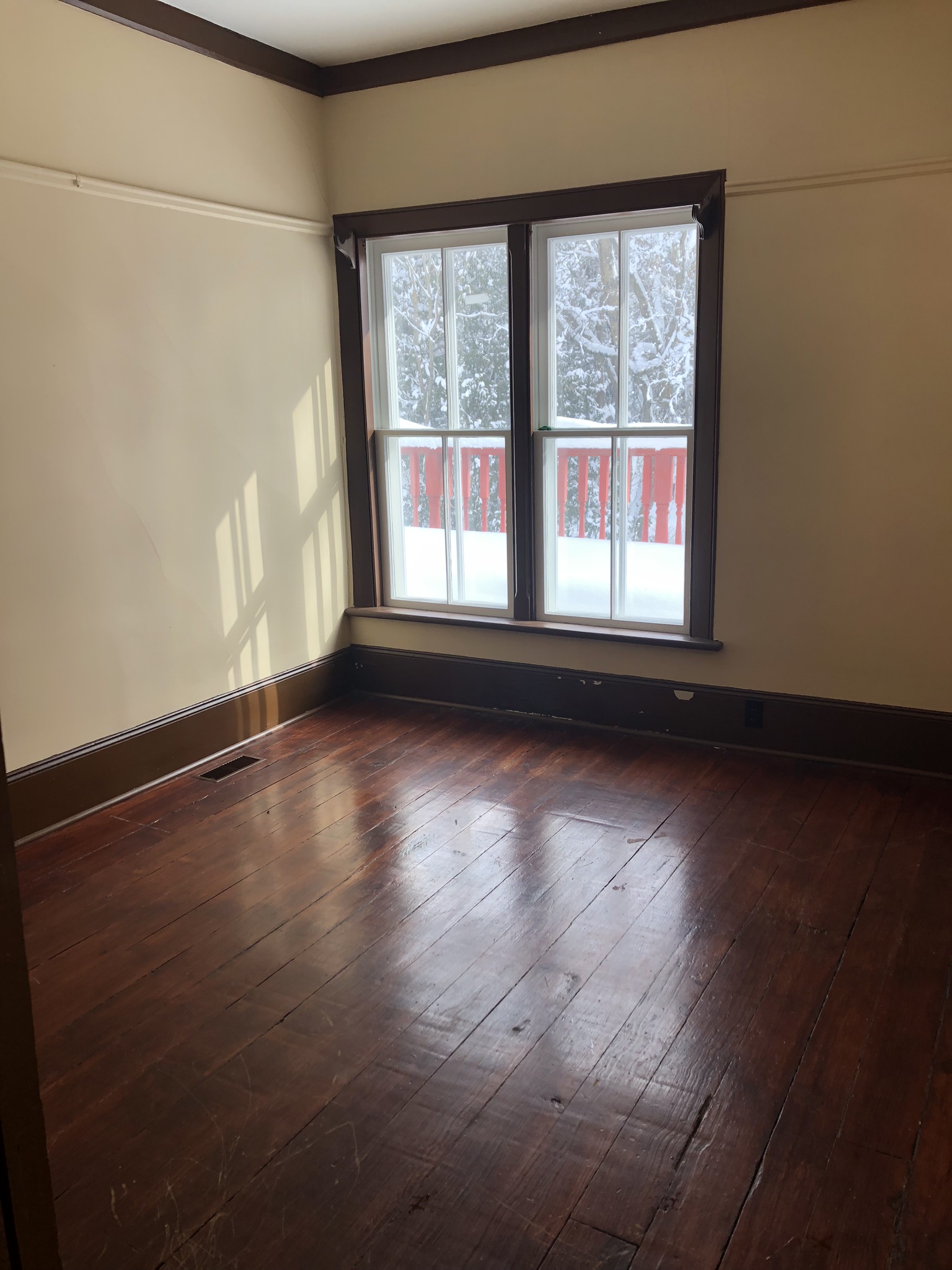 Image of empty bedroom on the second floor